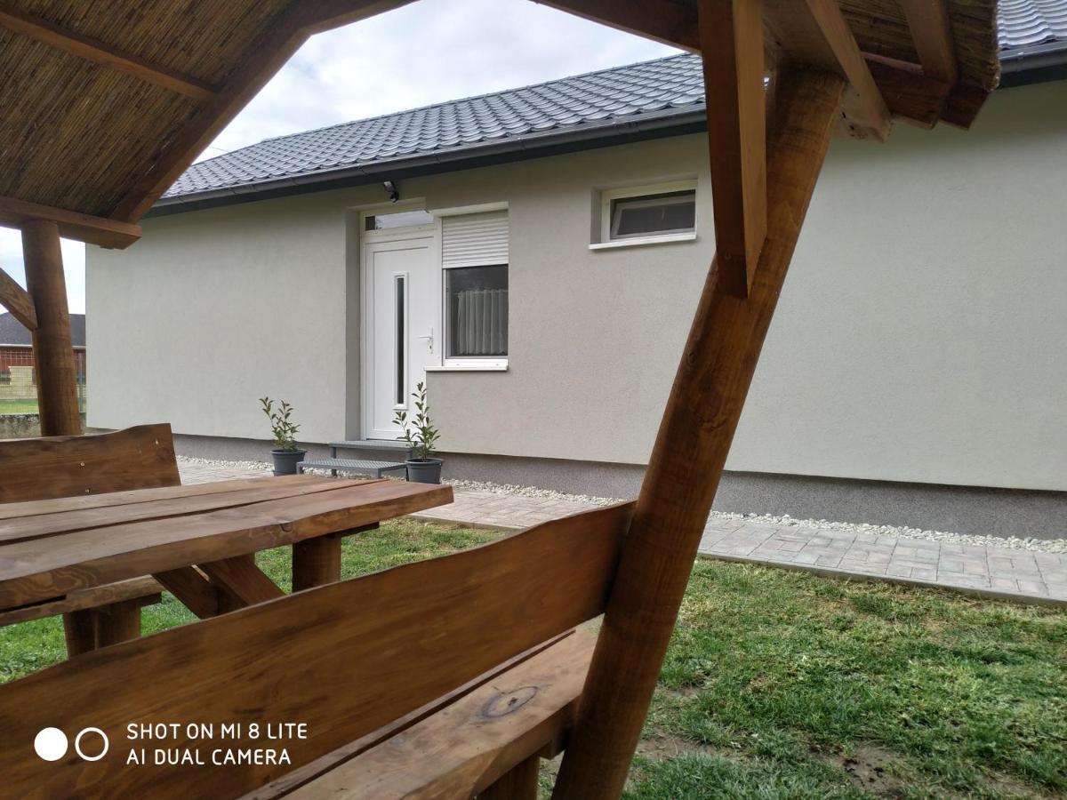 Sueni Apartman Ordacsehi Exterior photo