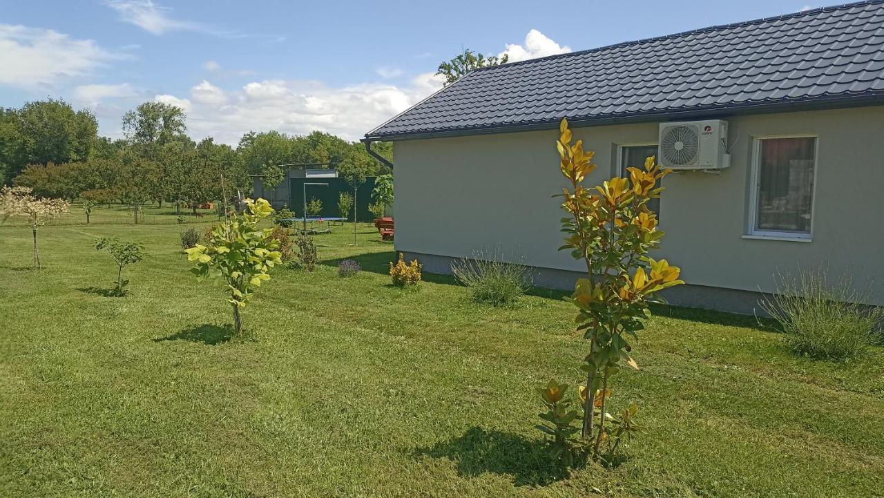 Sueni Apartman Ordacsehi Exterior photo