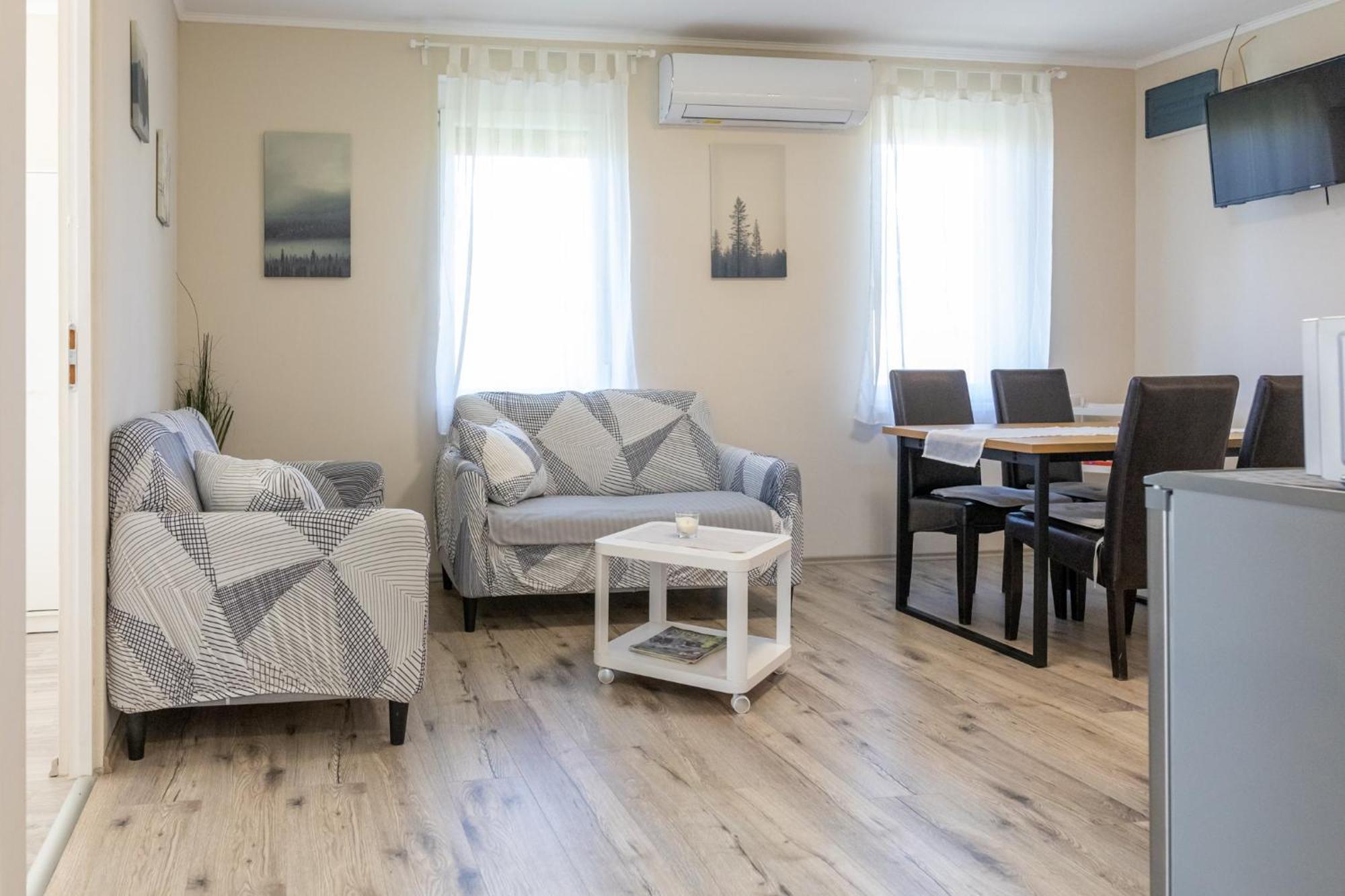 Sueni Apartman Ordacsehi Exterior photo